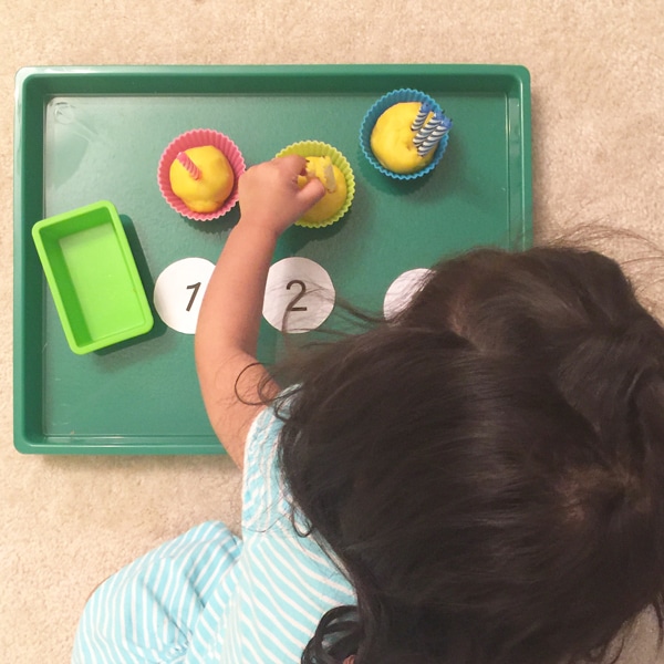 Play dough counting activity and color matching is perfect for toddlers to work on their fine motor skills, color matching, visual perception but most of all its fun!