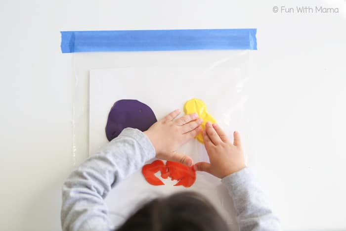 toddler-kids-mess-free-painting