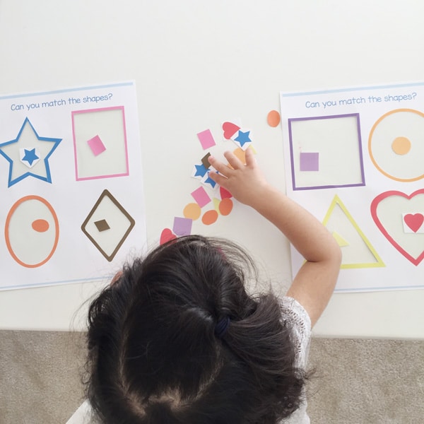 kids-matching-shapes-activity