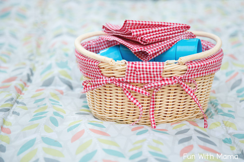 picnic pretend play