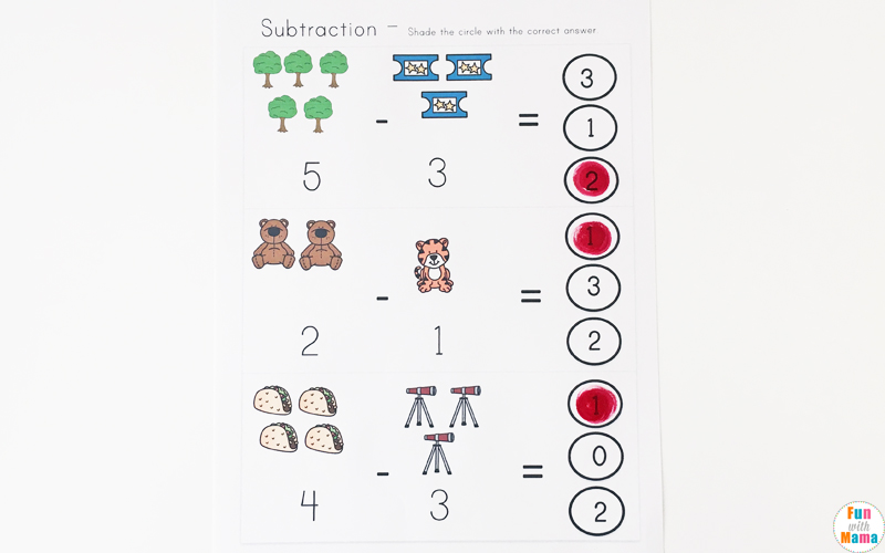 Simple subtraction for preschoolers or kindergarteners printable activities. 