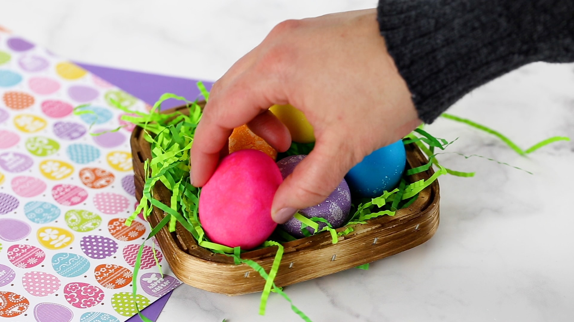 Fizzing Easter Egg Dying