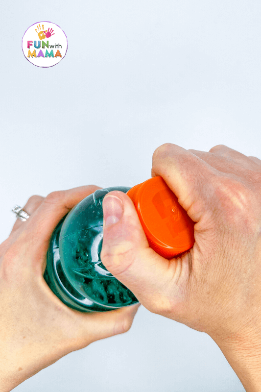 seal lid of bottle